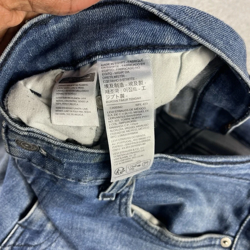 Levis 514 Mens 33x 30 Medium Wash Distressed Denim Straight Leg Jeans